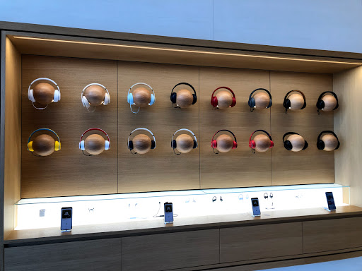 Computer Store «Apple Waterside Shops», reviews and photos, 5555 Tamiami Trail N, Naples, FL 34108, USA