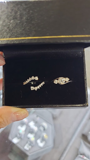 Jeweler «White & Ivory Fine Jewelry», reviews and photos, 1610 Village Market Blvd SE #110, Leesburg, VA 20175, USA