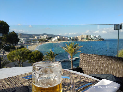 Comida y bebida