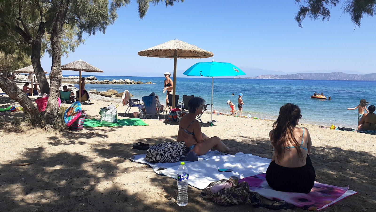 Fotografija Iraion beach z turkizna čista voda površino