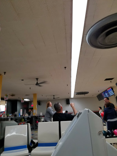 Bowling Alley «Linden Lanes», reviews and photos, 741 N Stiles St, Linden, NJ 07036, USA