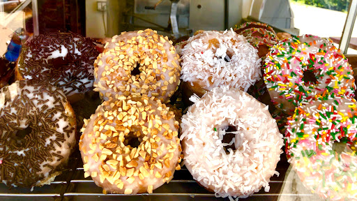 Donut Shop «Donut Hut», reviews and photos, 2025 W Magnolia Blvd, Burbank, CA 91506, USA