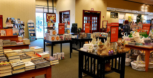 Book Store «Barnes & Noble», reviews and photos, 3651 Jefferson Davis Hwy, Alexandria, VA 22305, USA