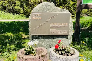 Herbert-Roth-Denkmal image
