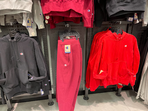 Shopping Mall «The Lakes Mall», reviews and photos, 5600 Harvey St, Muskegon, MI 49444, USA