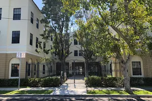 Edificio Pineiro Apartments in Miami image