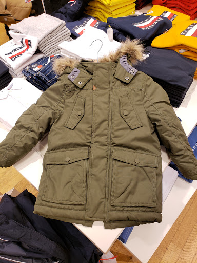 Stores to buy women's coats Düsseldorf