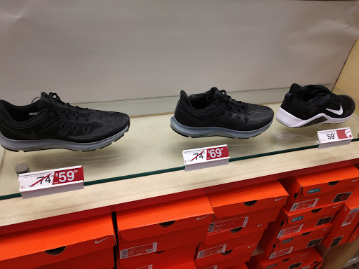 Shoe Store «Famous Footwear», reviews and photos, 2265 Walker Lake Rd, Mansfield, OH 44903, USA