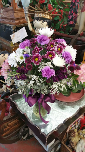 Florist «Silverton Flower Shop», reviews and photos, 311 N Water St, Silverton, OR 97381, USA