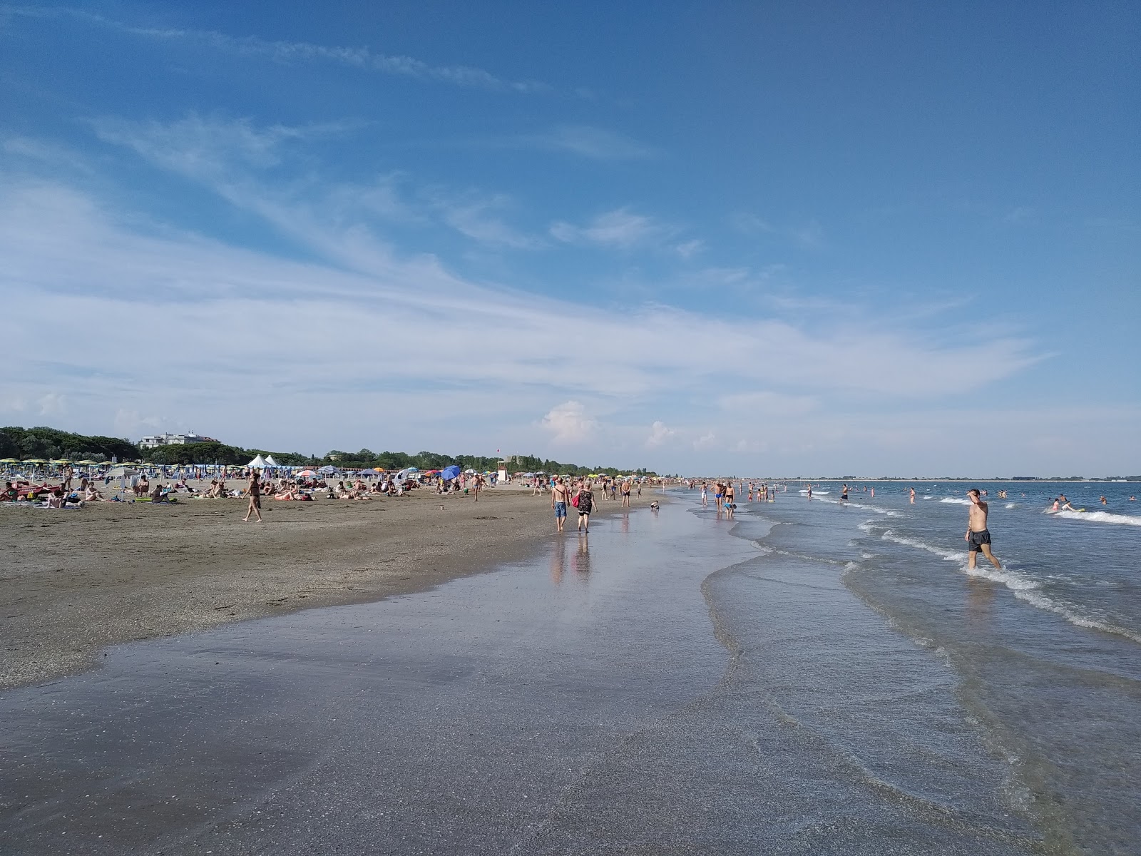 Venice Italy beach的照片 带有碧绿色纯水表面