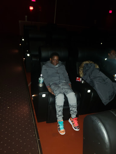 Movie Theater «Apple Cinemas Waterbury», reviews and photos, 920 Wolcott St, Waterbury, CT 06705, USA