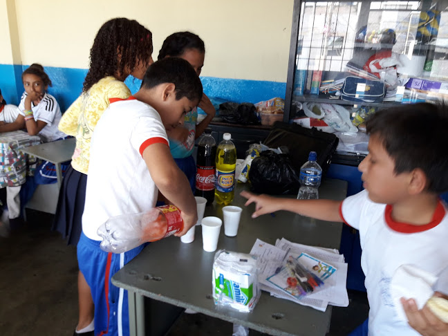 Opiniones de Guasmo Sur coop. Martha bucaram de Roldos en Guayaquil - Tienda de ultramarinos