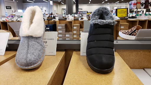 Shoe Store «DSW Designer Shoe Warehouse», reviews and photos, 23171 W Outer Dr, Allen Park, MI 48101, USA