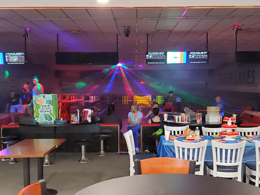 Bowling Alley «Timber Lanes Bowling», reviews and photos, 460 Bedford St, Abington, MA 02351, USA