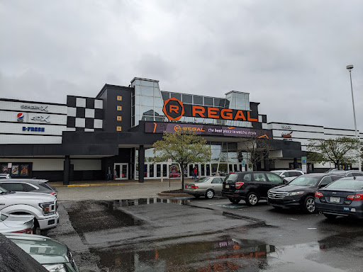 Movie Theater «Regal Cinemas Warrington Crossing 22 & IMAX», reviews and photos, 140 Easton Rd, Warrington, PA 18976, USA