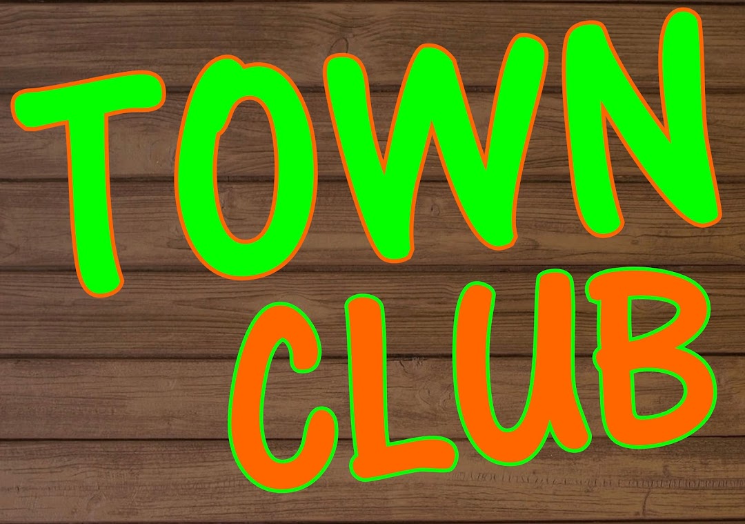 TOWN CLUB