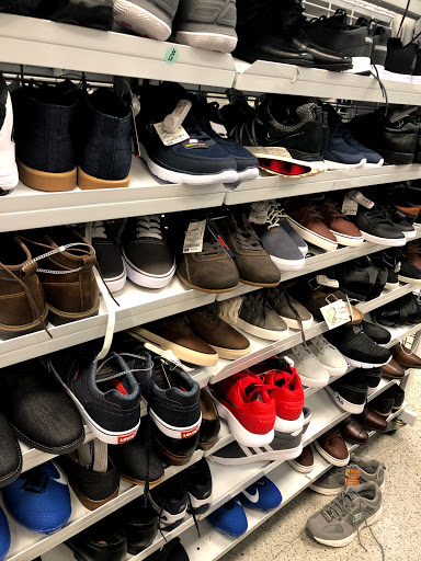 Clothing Store «Ross Dress for Less», reviews and photos, 4370 Okeechobee Blvd, West Palm Beach, FL 33409, USA