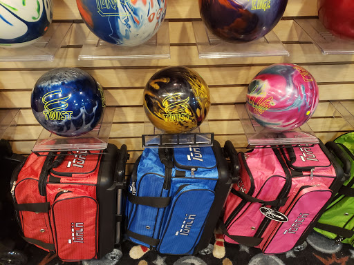 Bowling Alley «Coram Country Lanes», reviews and photos, 615 Middle Country Rd, Coram, NY 11727, USA