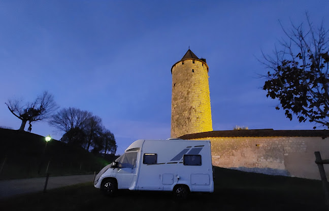 Rezensionen über Emplacement Camping-Car in Val-de-Ruz - Parkhaus