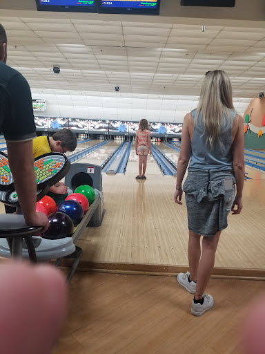 Bowling Alley «Orland Bowl - IL», reviews and photos, 8601 W 159th St, Orland Park, IL 60462, USA