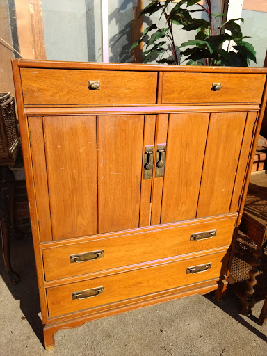 Antique Store «Englishtown Antiques & Used», reviews and photos, 42 Main St, Englishtown, NJ 07726, USA