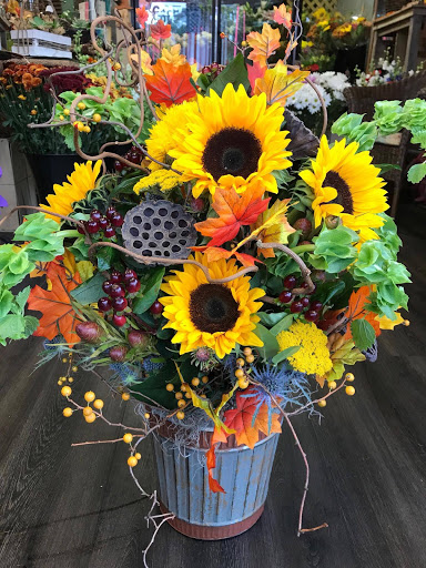 Florist «Country Village Florist and Gifts, Inc.», reviews and photos, 212 E Main St, East Islip, NY 11730, USA