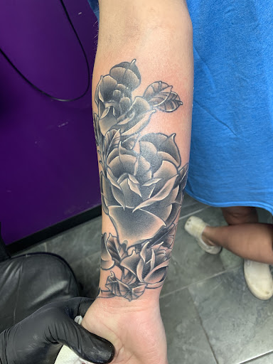 Tattoo Shop «Black Heart Tattoo», reviews and photos, 1926 Hudson Bridge Rd, Stockbridge, GA 30281, USA