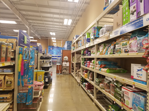 Pet Supply Store «PetSmart», reviews and photos, 9905 E Independence Blvd, Matthews, NC 28105, USA