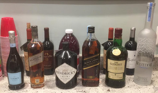 Liquor Store «Bay Shore Wine & Liquor», reviews and photos, 2058 Sunrise Hwy, Bay Shore, NY 11706, USA