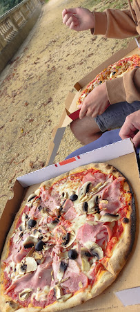 Plats et boissons du Pizzas à emporter Le Chalet à pizzas à Montignac-Lascaux - n°7