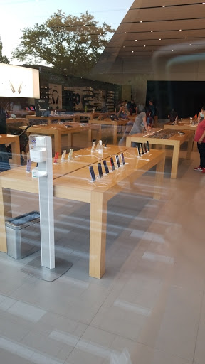 Computer Store «Apple Oakbrook», reviews and photos, 70 Oakbrook Center, Oak Brook, IL 60523, USA