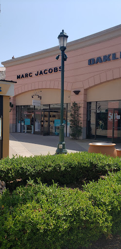 Marc Jacobs - Carlsbad Premium Outlets
