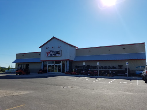 Home Improvement Store «Tractor Supply Co.», reviews and photos, 1352 Michigan Ave, Benzonia, MI 49616, USA