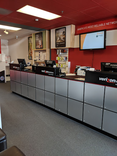 Cell Phone Store «Verizon Authorized Retailer - A Wireless», reviews and photos, 22618 WA-99 #104, Edmonds, WA 98026, USA