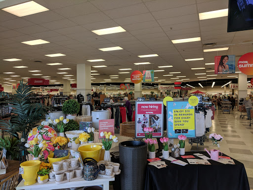 Department Store «T.J. Maxx and HomeGoods», reviews and photos, 7349 Lemont Rd, Downers Grove, IL 60516, USA