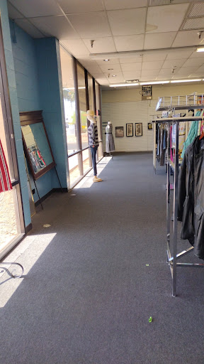 Non-Profit Organization «Society of St. Vincent de Paul - Mesa Thrift Store», reviews and photos, 2352 W Main St, Mesa, AZ 85201, USA