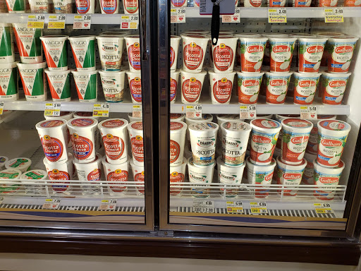 Shopping Mall «Penrose Plaza Shopping Center», reviews and photos, 2900 Island Ave, Philadelphia, PA 19153, USA