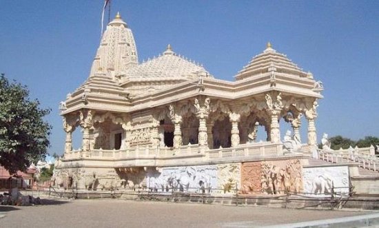 Rajtilak suri aaradna bhavan jain temple