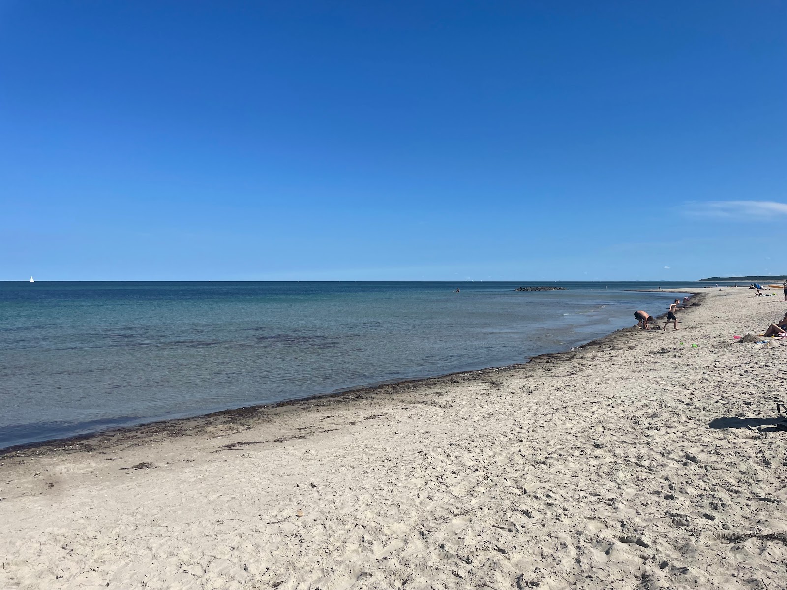 Photo of Liseleje Beach and the settlement