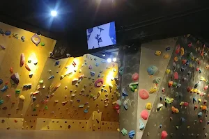 King Kong Climbing image