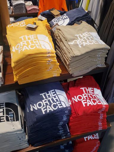 Clothing Store «The North Face Outlet», reviews and photos, 8225 Vineland Ave, Orlando, FL 32831, USA