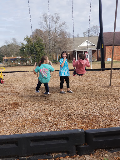 Grocery Store «Piggly Wiggly Supermarket», reviews and photos, 44 S Ingold Ave, Garland, NC 28441, USA