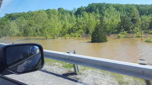 Auto Body Shop «Meramec Heights Collision Center», reviews and photos, 645 Carriage Dr, Arnold, MO 63010, USA