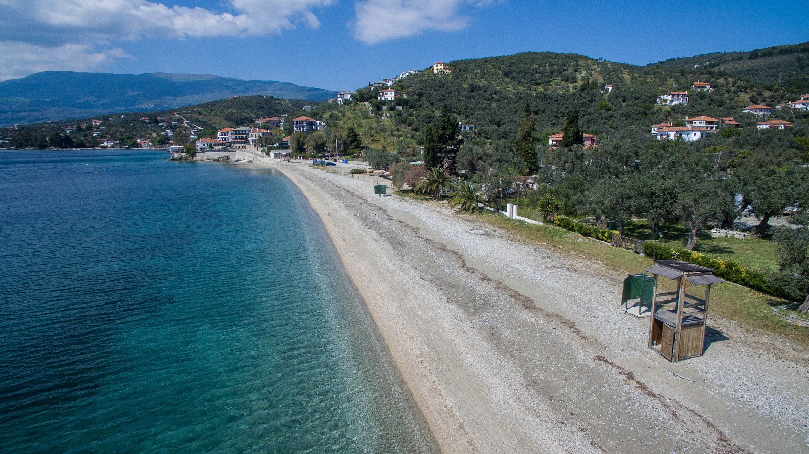 Foto di Ampovos beach con baia spaziosa