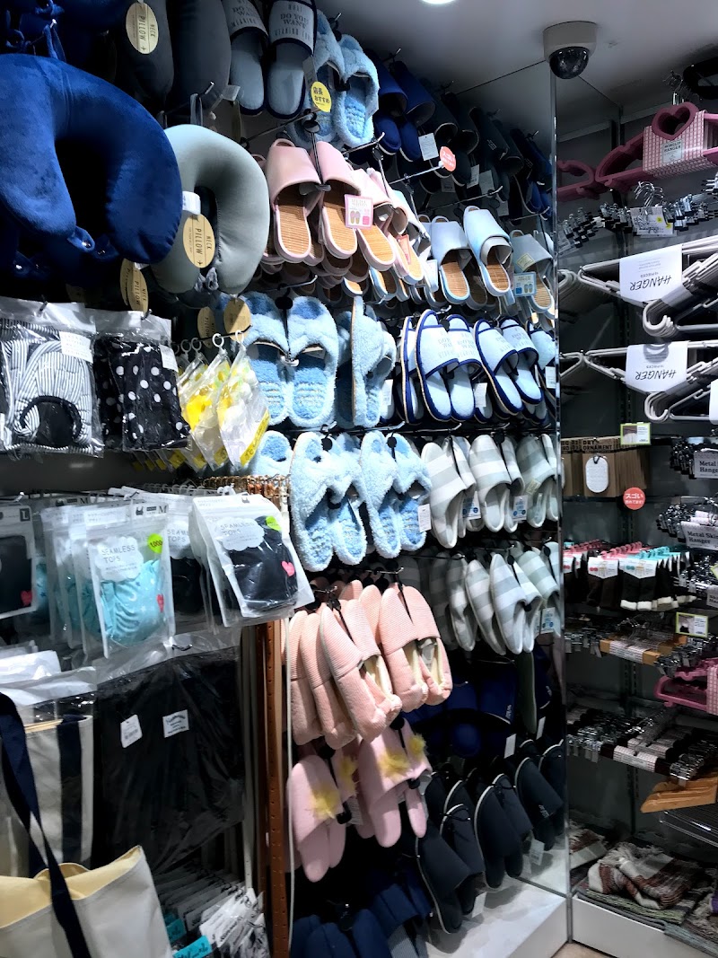 3 Coins Ooops 東京都港区新橋 雑貨店 飲食店 グルコミ