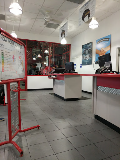 Tire Shop «Discount Tire Store - San Diego, CA», reviews and photos, 5860 Miramar Rd, San Diego, CA 92121, USA