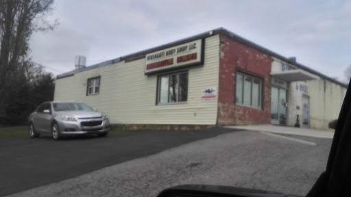 Auto Body Shop «Rivergate Body Shop LLC dba Hendersonville Collision», reviews and photos, 77 Industrial Park Dr, Hendersonville, TN 37075, USA