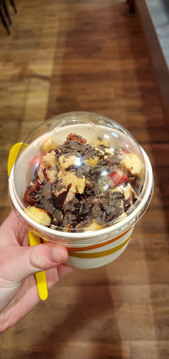 Frozen Yogurt Shop «The Pump House Frozen Yogurt Bar - Grand Rapids», reviews and photos, 2090 Celebration Dr NE #120, Grand Rapids, MI 49525, USA