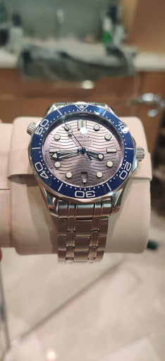 Watch Store «OMEGA Boutique - Houston Galleria», reviews and photos, 5015 Westheimer Rd, Houston, TX 77056, USA