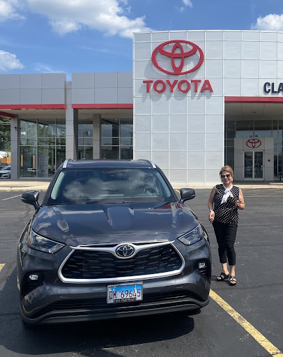 Car Dealer «Classic Toyota», reviews and photos, 515 N Green Bay Rd, Waukegan, IL 60085, USA